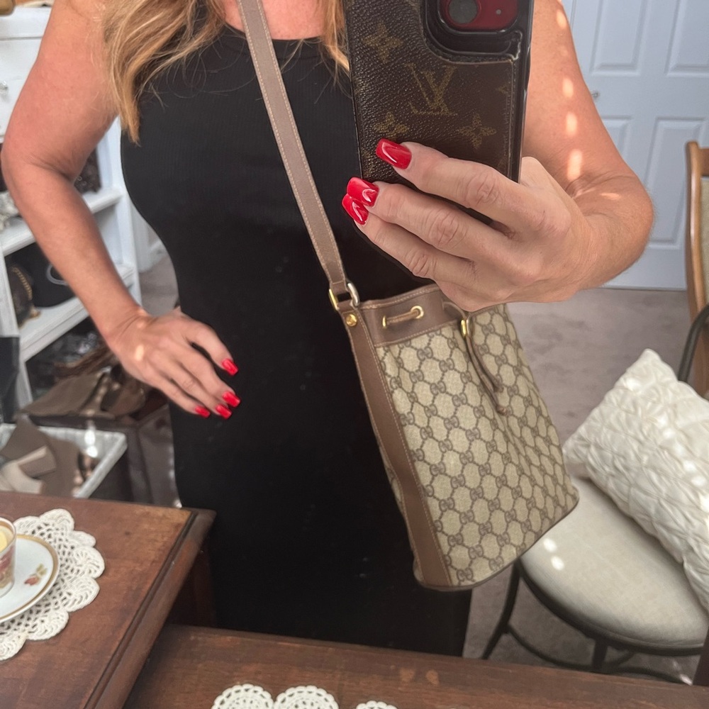 Traded GUCCI CROSSBODY ADJUSTABLE STRAP BUCKET BAG VINTAGE FINAL PRICE - Picture 9 of 11